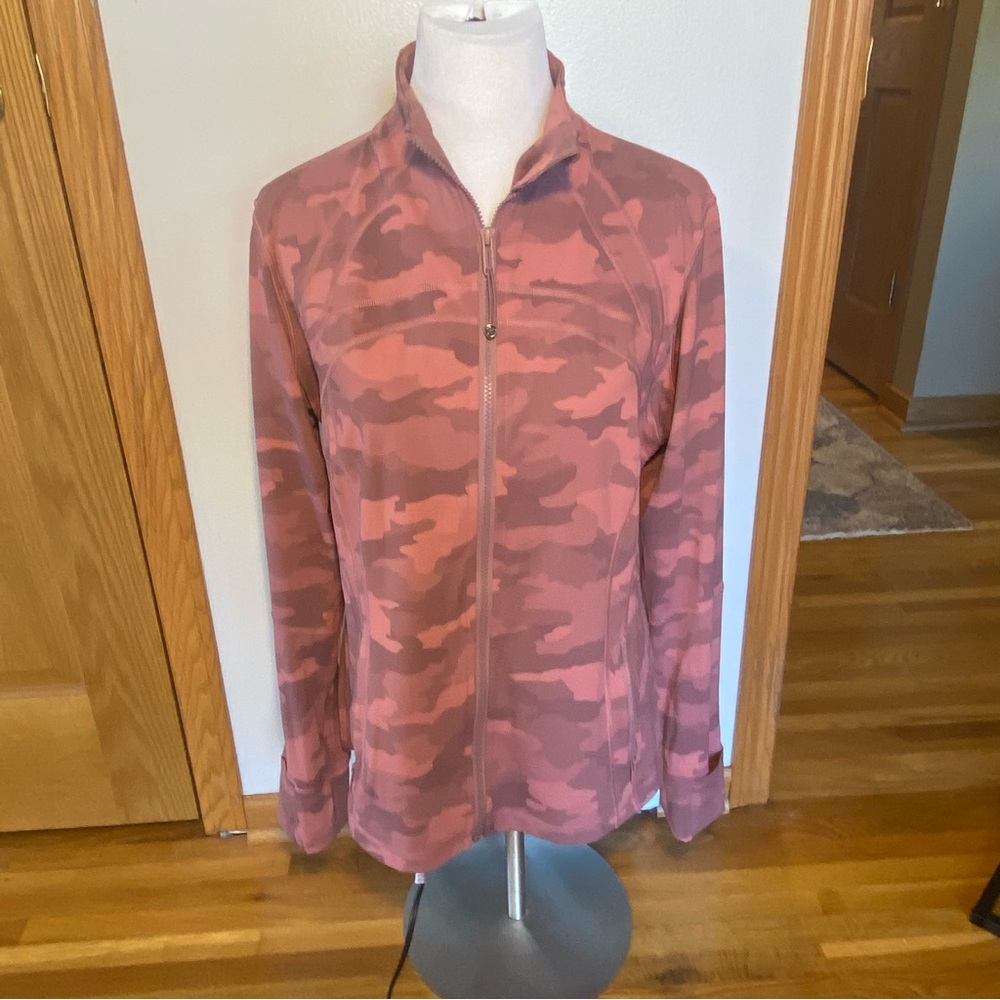Lululemon jacket like new. Great fall colors.
